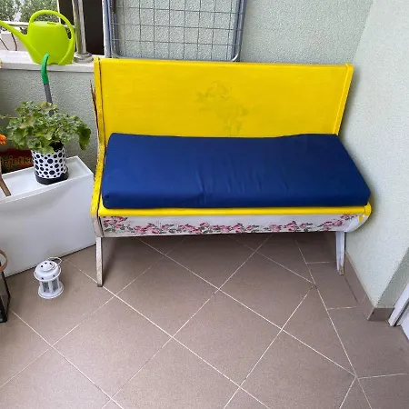 Vira Apartament *